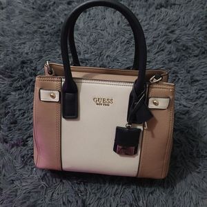 Guess Sling bag